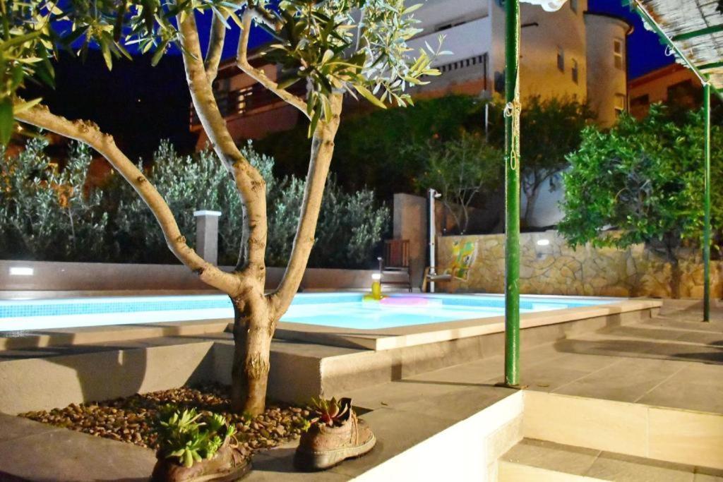 Villa Vlade- From The Heated Pool To The Beach In 1 Minute Jesenice  Dış mekan fotoğraf