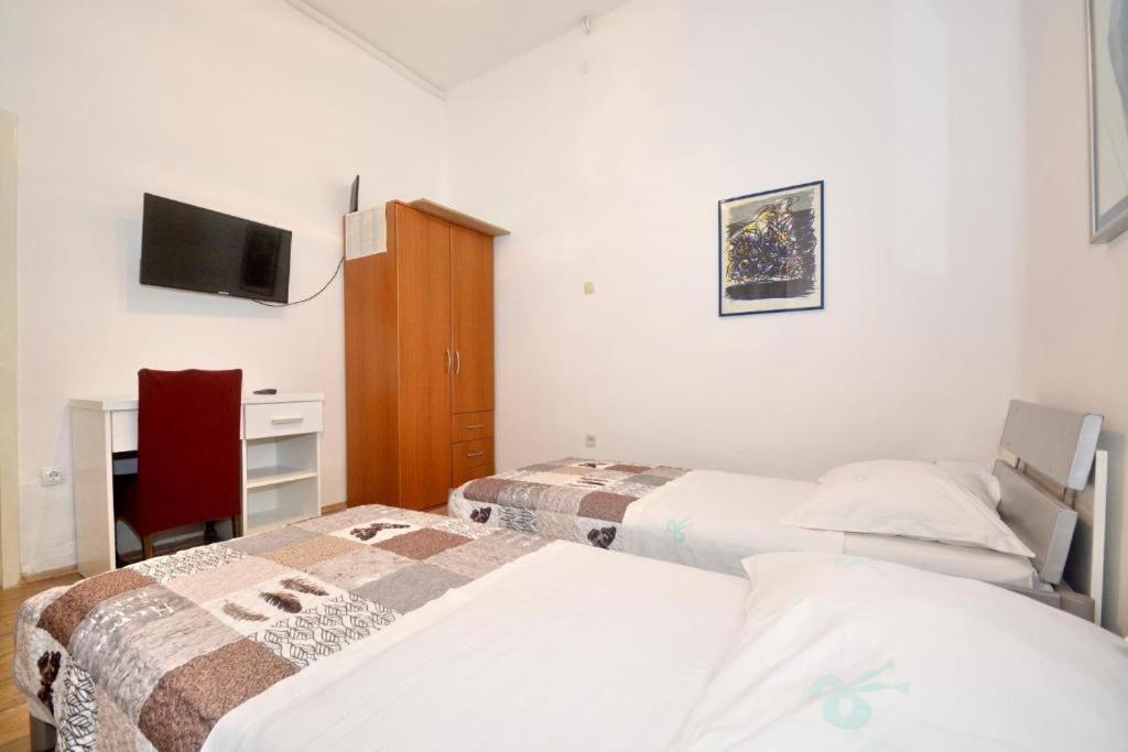 Villa Vlade- From The Heated Pool To The Beach In 1 Minute Jesenice  Dış mekan fotoğraf