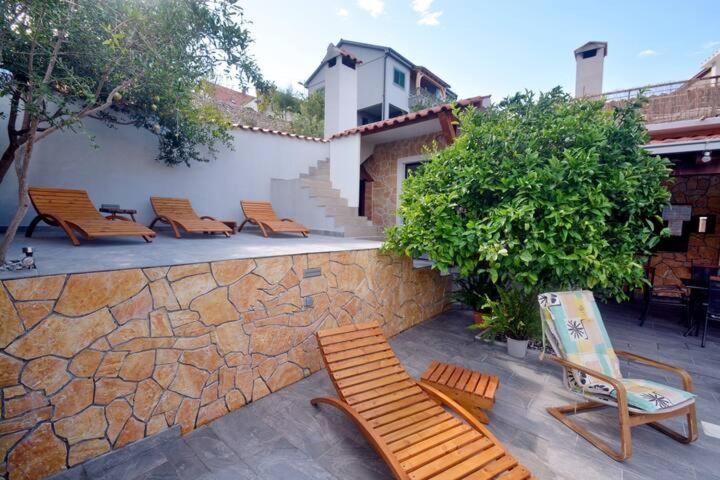 Villa Vlade- From The Heated Pool To The Beach In 1 Minute Jesenice  Dış mekan fotoğraf