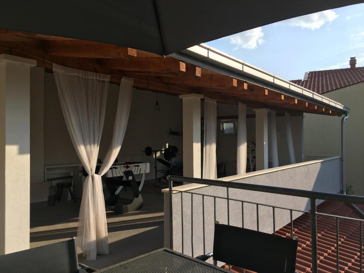 Villa Vlade- From The Heated Pool To The Beach In 1 Minute Jesenice  Dış mekan fotoğraf